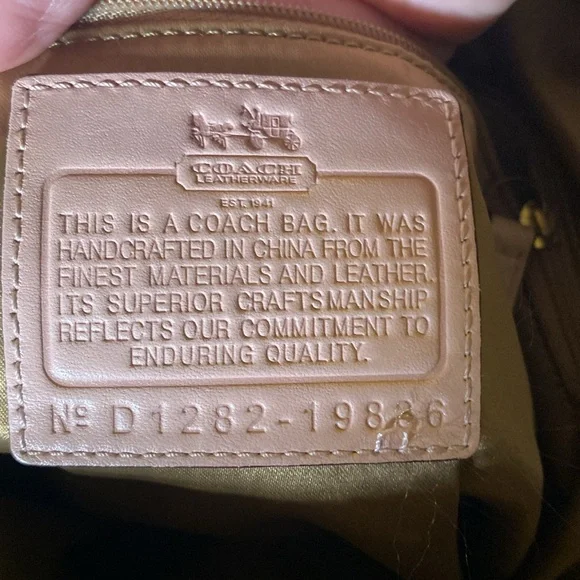 Coach blush pink shoulder bag. This bag is fire!! Pink and brass ❤️🔥 - Picture 12 of 16